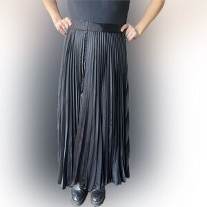 Abercrombie & Fitch Black Maxi Pleated Skirt